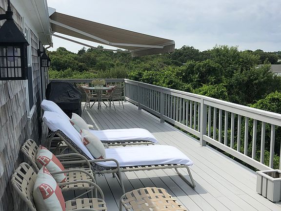 40 x 11 feet of deck