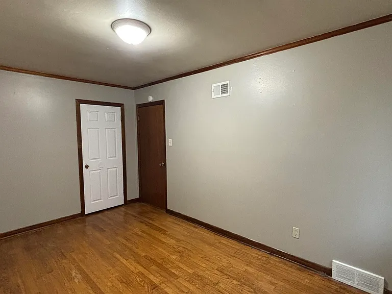 4243 Vann Ave — Photo 8