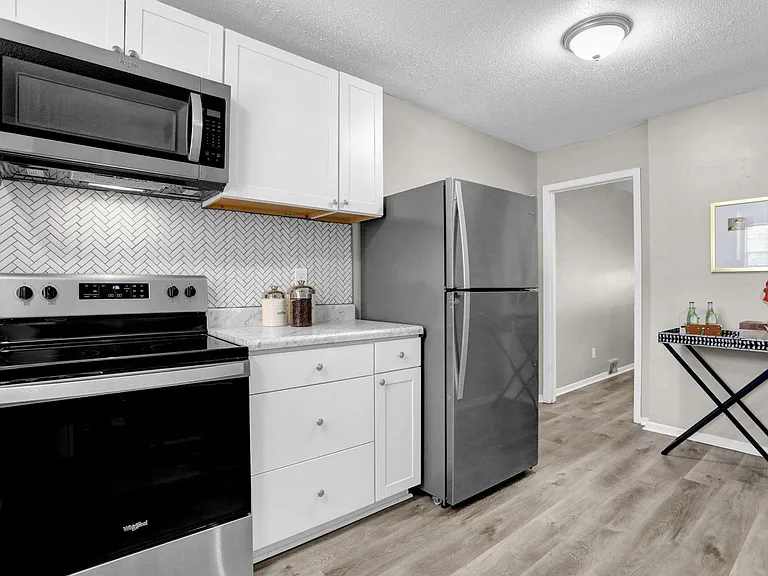 Rhodes Townhomes — Photo 3