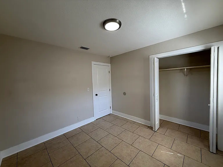2947 W Cherry St — Photo 8