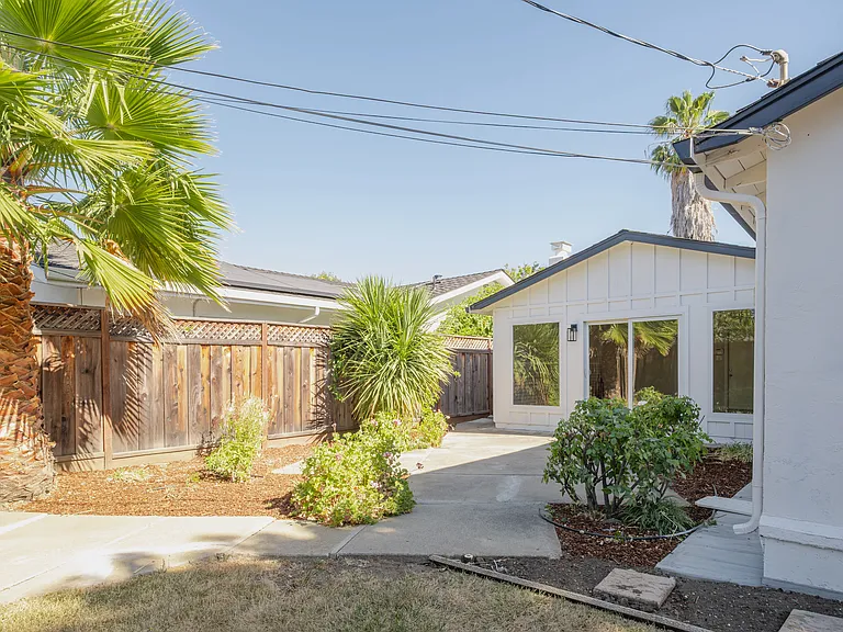 Coronado Dr — Photo 16