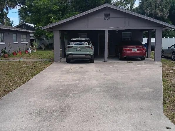 621 37th St W #B, Bradenton, FL 34205