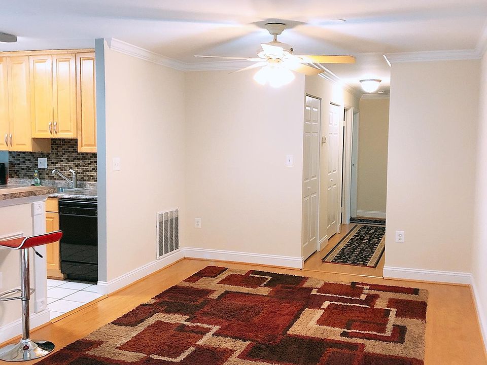 1st image of 5604 Bloomfield Dr APT 203