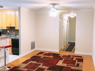 5604 Bloomfield Dr APT 203, Alexandria, VA 22312