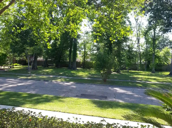 2406 Halfmoon Ln, Crestview, FL 32536