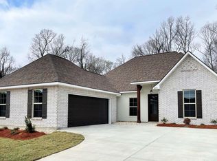 18751 Corlis Green Dr, Zachary, LA 70791