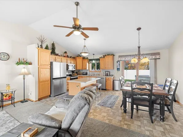 915 Wildflower Ct, Amery, WI 54001