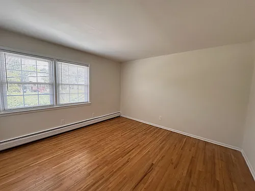 80 Hunt Ave #AVENUE6B Photo 1