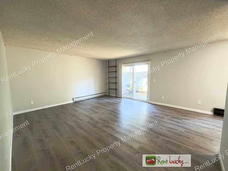 1003 S 308th St #9 — Photo 10