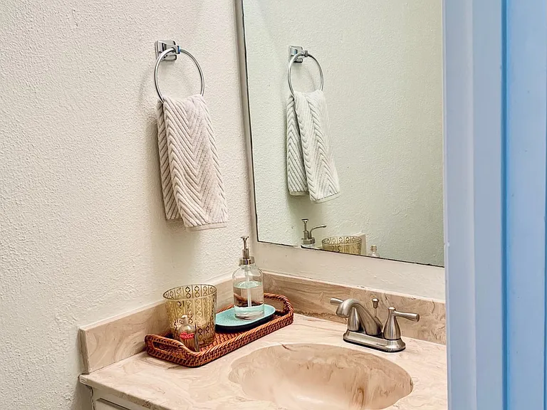 6005 Shadow Valley Cv #B — Photo 9