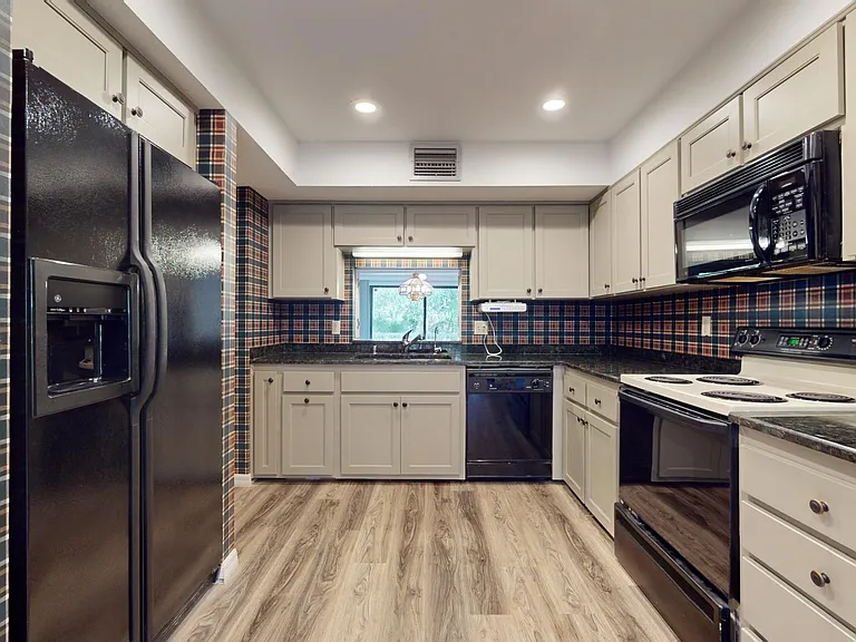 5166 Lancewood Dr — Photo 9