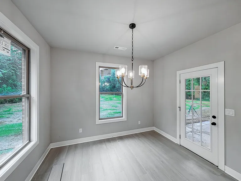 10 Olmsted Cir — Photo 11