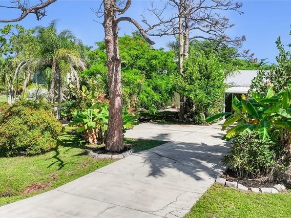 3680 Mango St, Saint James City, FL 33956