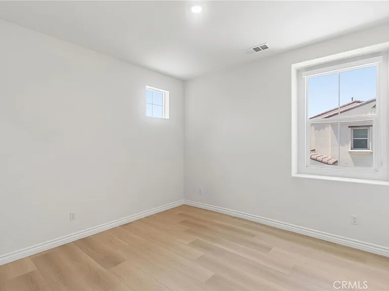 2811 E Kendall Ln — Photo 27