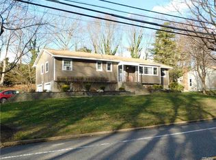 221 Lower Sheep Pasture Rd, East Setauket, NY 11733