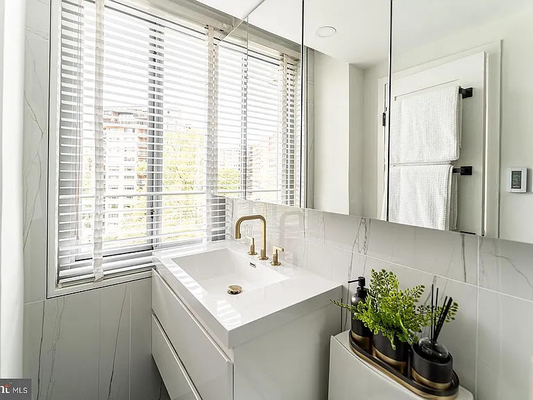4200 Cathedral Ave NW #1005 — Photo 35