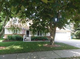 487 Harrison St, Coopersville, MI 49404