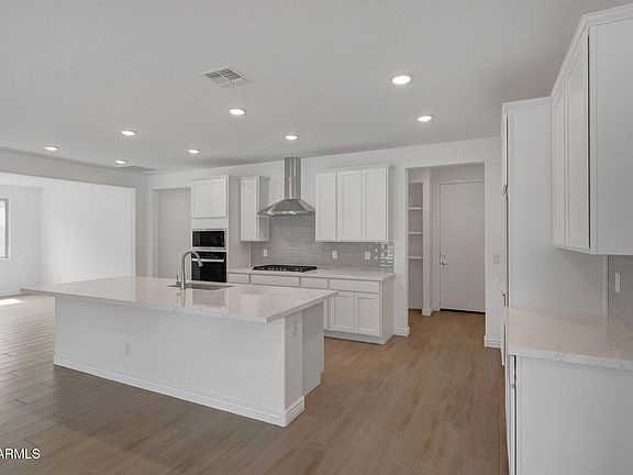 4th image of 14786 W LARIAT Lane