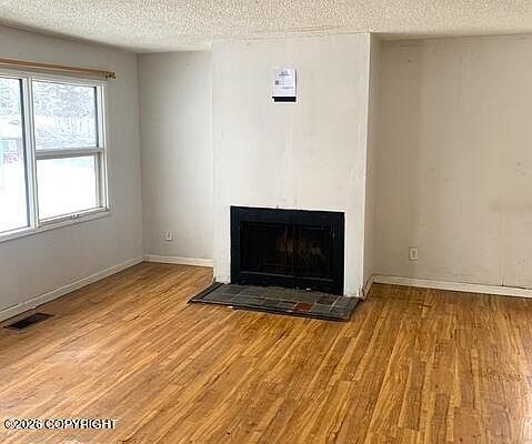 3rd image of 4410 E 5th Ave