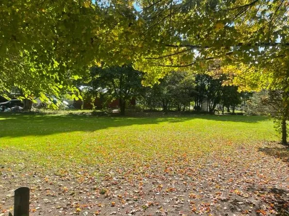 Isham St, Lyons, MI 48851