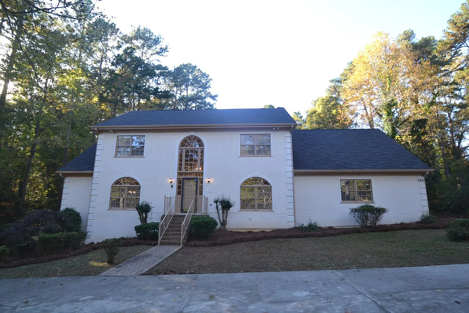 5400 Fieldgreen Dr photo 1