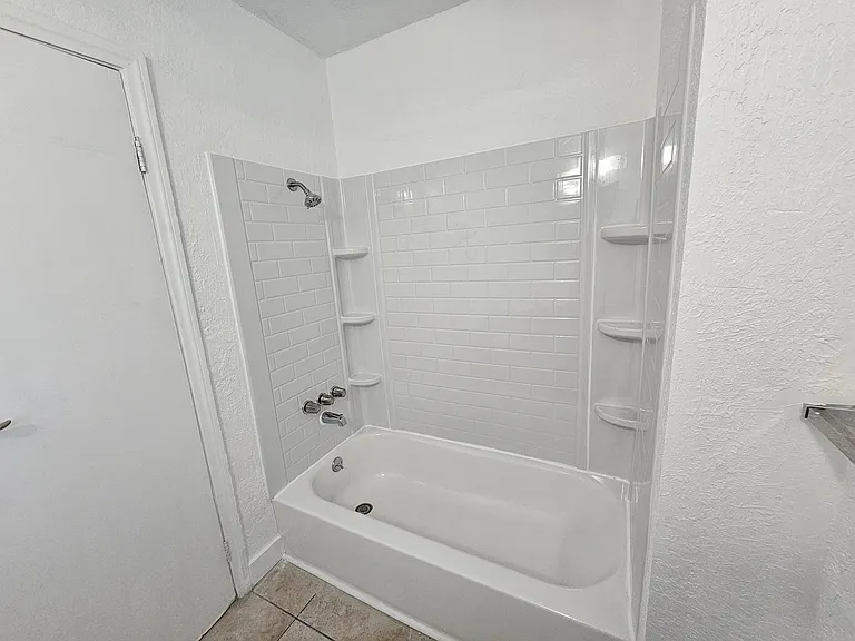 114 S Kellogg St #A — Photo 13