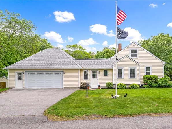 33 Upland Way, Barrington, RI 02806
