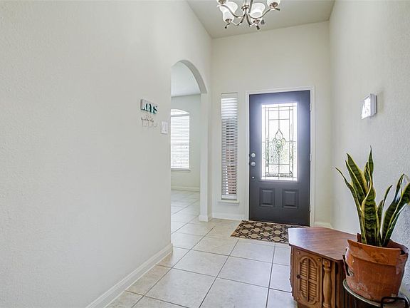 5th image of 2201 Sable Wood Dr