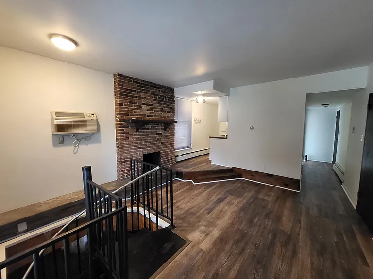331 Amber St — Photo 1
