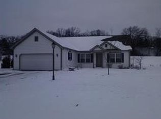 322 Appletree Ln, Eagle, WI 53119