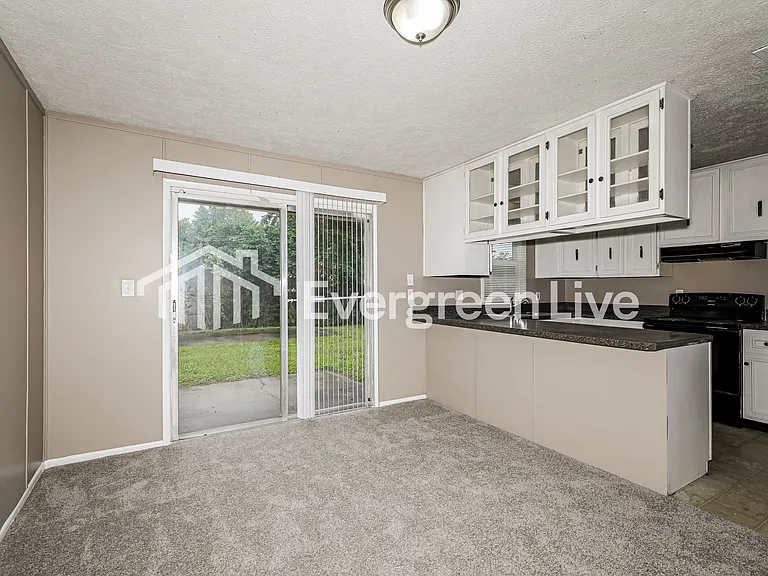 6114 Wedgewood Way — Photo 5