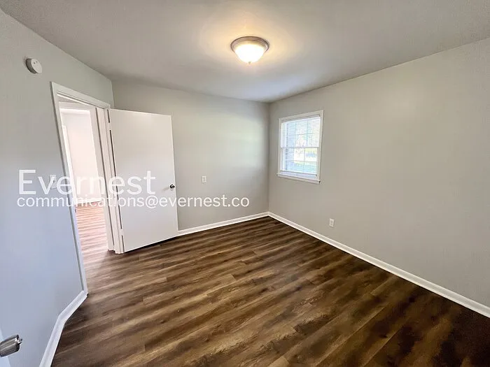 837 Britton Ave — Photo 12