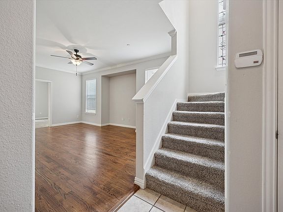 2nd image of 2153 Parkview