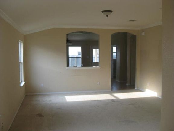5th image of 210 Paddington Way