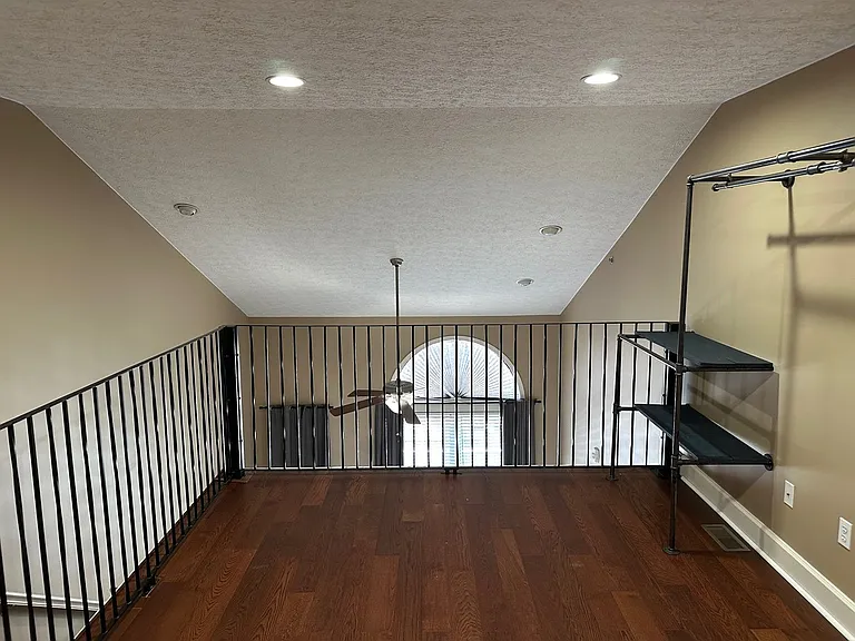 392 Frontier Ave — Photo 10