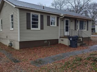 609 Ledford St, Weaver, AL 36277