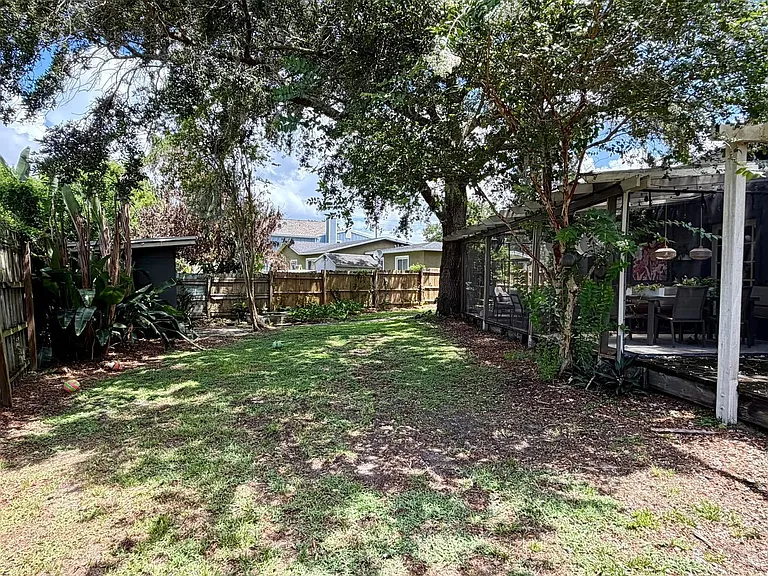 1227 Country Club Dr — Photo 18