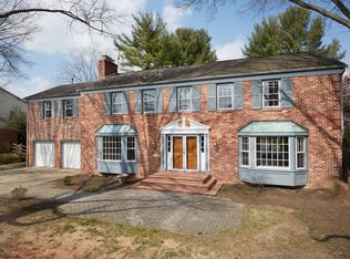 9813 Kentsdale Dr, Potomac, MD 20854