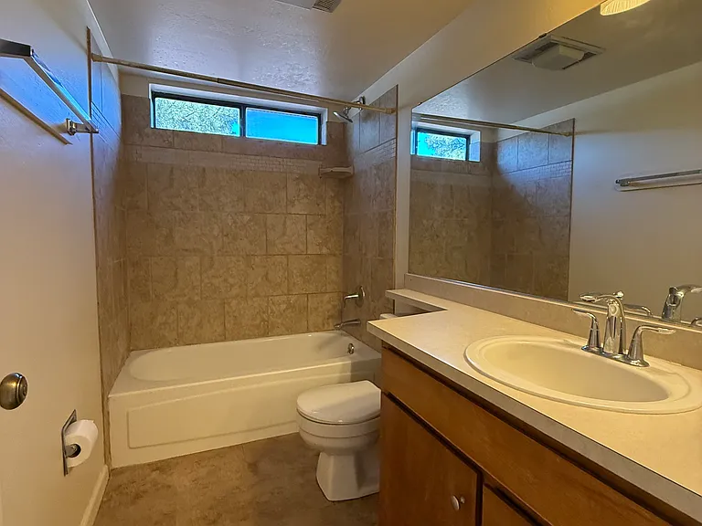 108 Rodeo Dr #4 — Photo 13