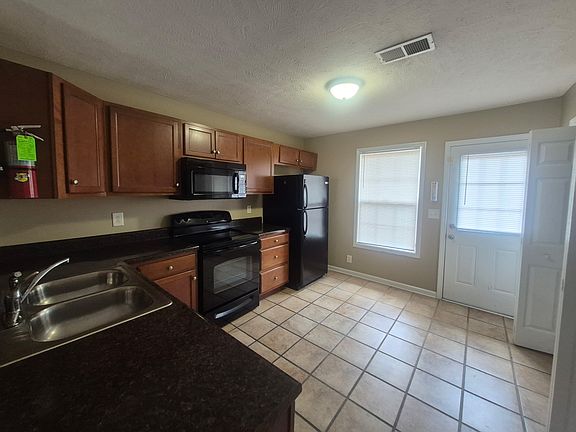 5th image of 808 Oak Arbor Ct