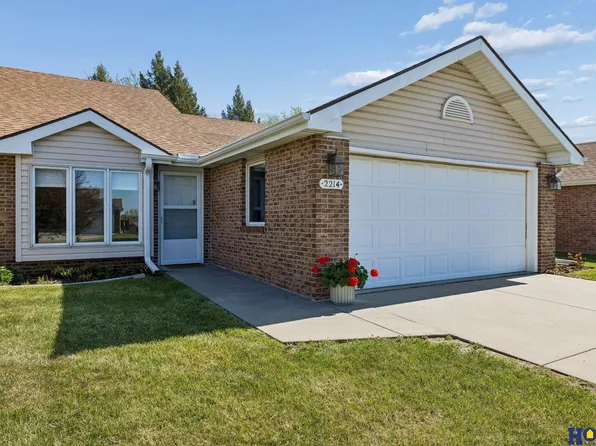 2214 Marigold Cir, Lincoln, NE 68521