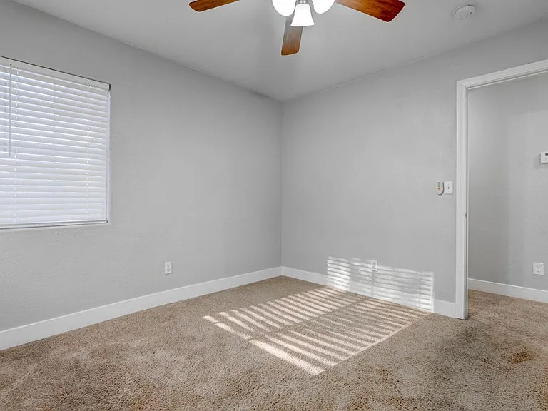 6469 Abbey Door Ct — Photo 6