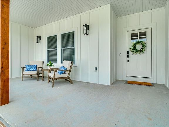 2nd image of 674 Cane Island Rd