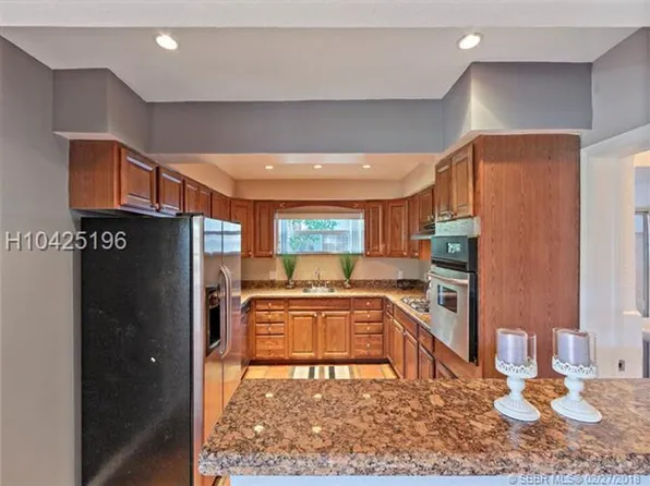 1404 Plunkett St, Hollywood, FL 33020