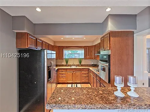 1404 Plunkett St Photo 1