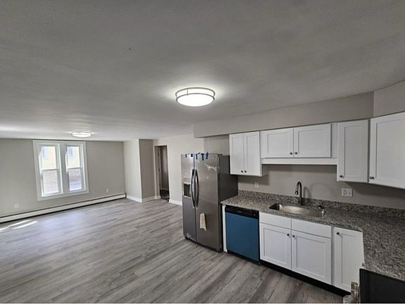 5th image of 24 W Houston Ave