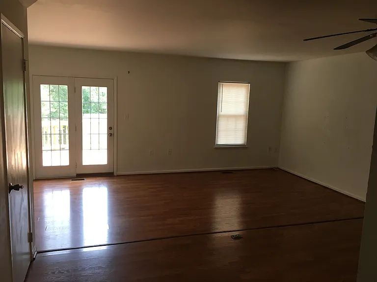 19 Grotto Ct — Photo 4