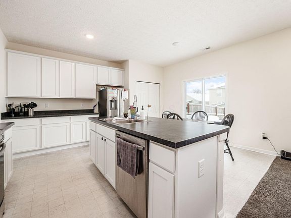 4th image of 1561 Lewes Castle Dr
