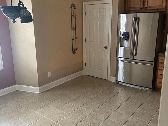 4th image of 7821 Thomas Henry Way