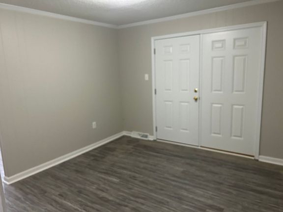 3rd image of 412 Kingston Ave